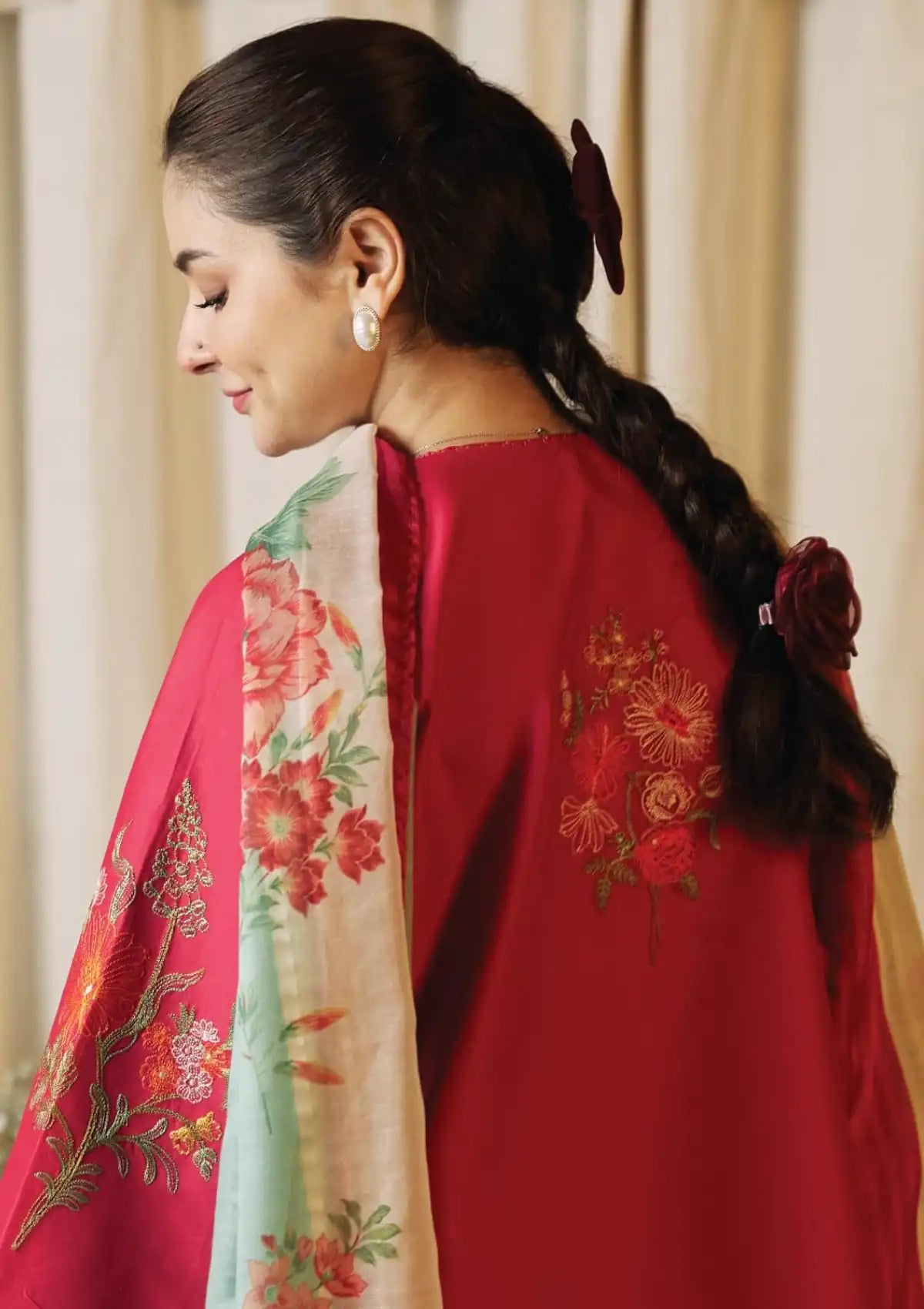 Embroidered Luxury Lawn Unstitched 3Pc | 1060