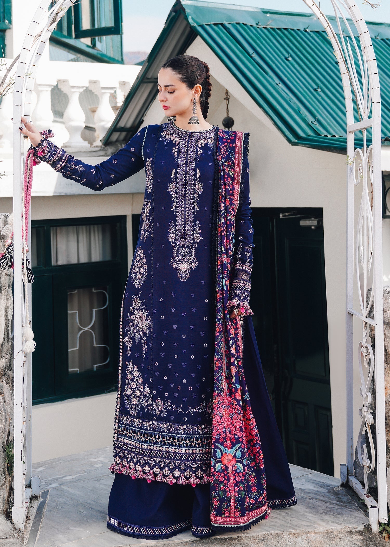 Embroidered Luxury Lawn Unstitched 3Pc | 1051