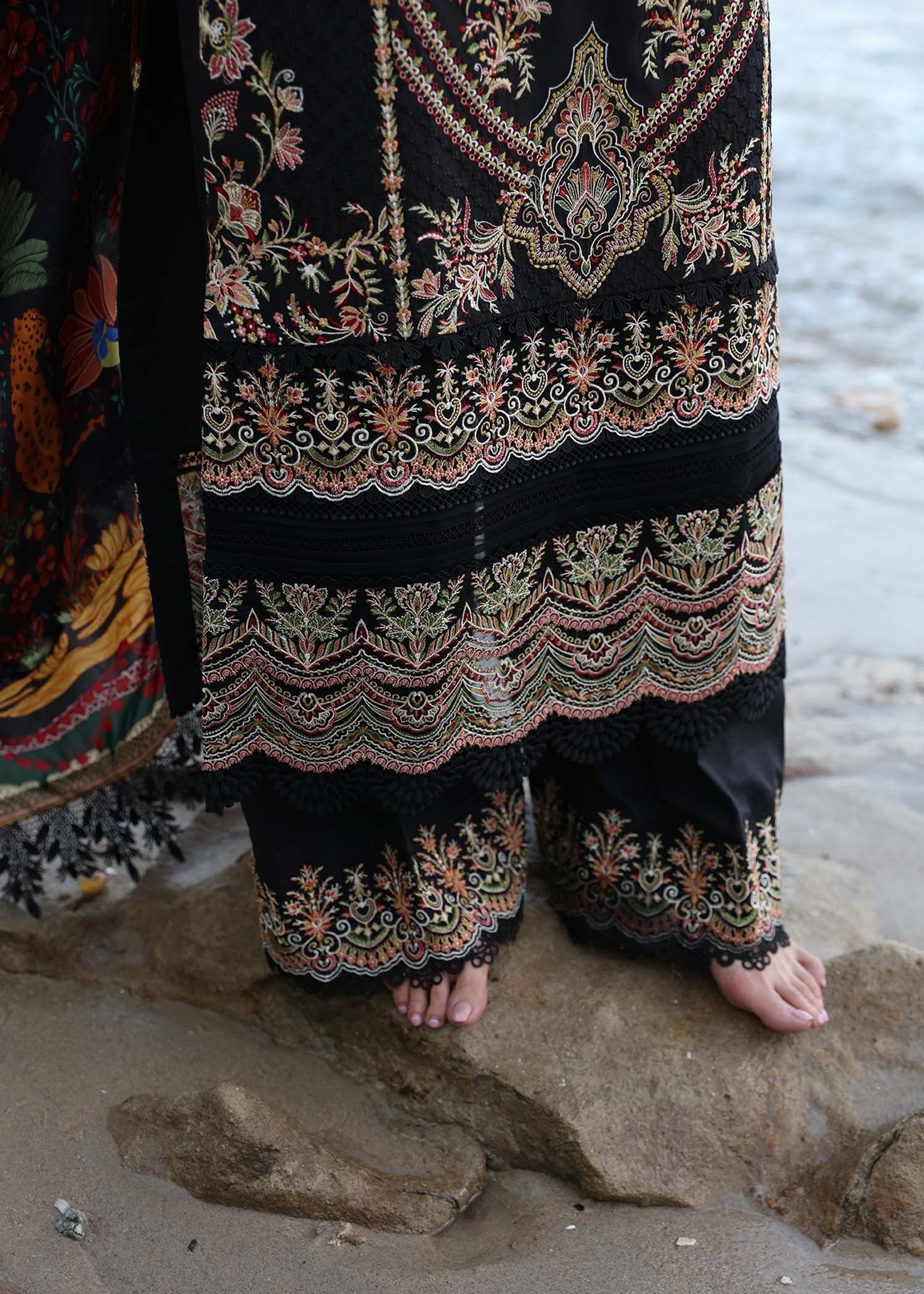 Gloria MFLN-1050 3PC DHANAK EMBROIDERED SUIT-PK-5746