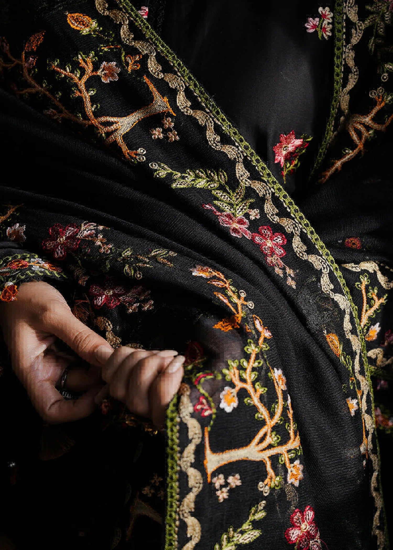 RAVEN BLOSSOM-MFLN-1027 3PC DHANAK EMBROIDERED SUIT-PK-5746